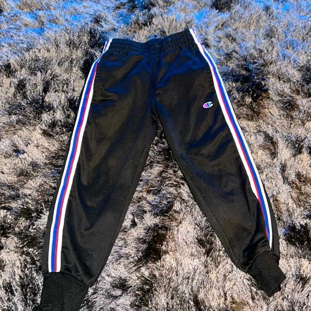 Champion little boys athletic joggers size 4T!